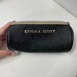 Kendra Scott zipper bag